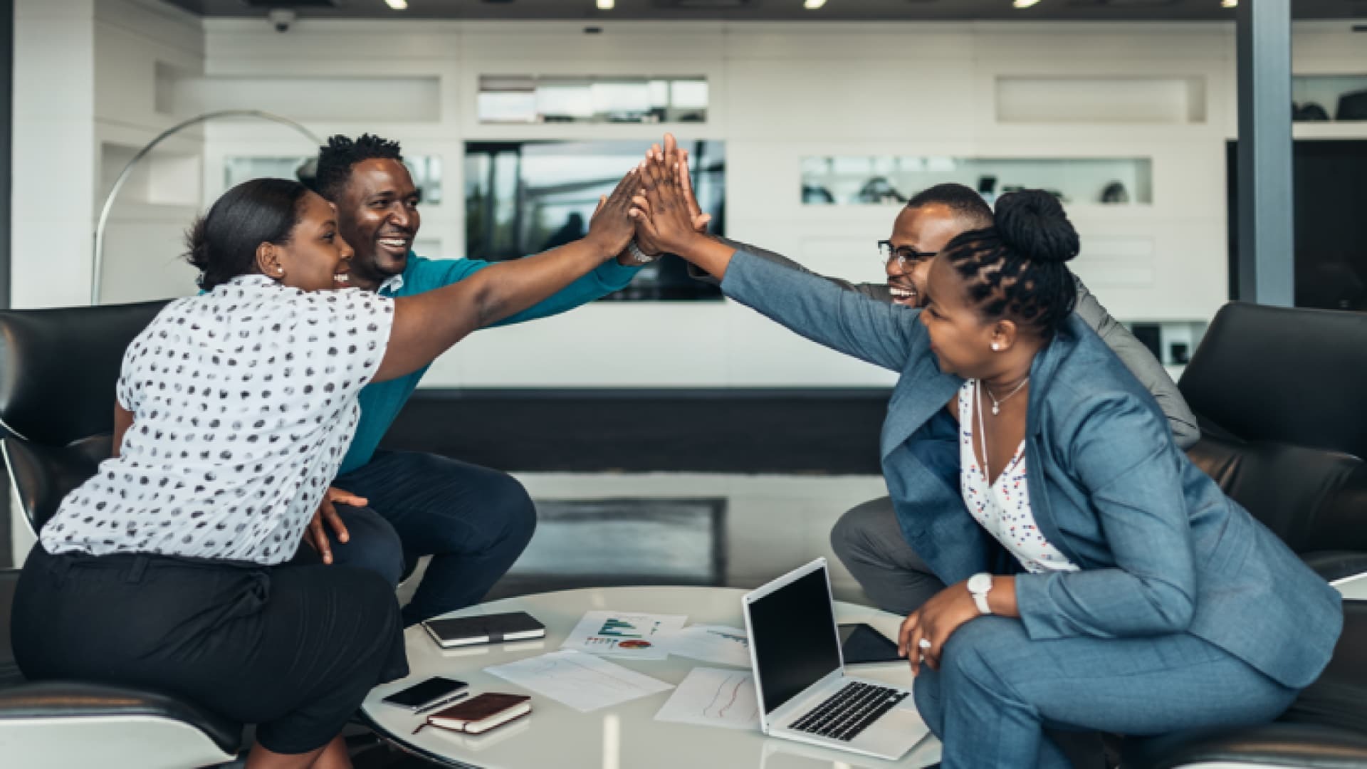 6 KEY BENEFITS WHY YOUR SME SHOULD TRADE AS A COMPANY